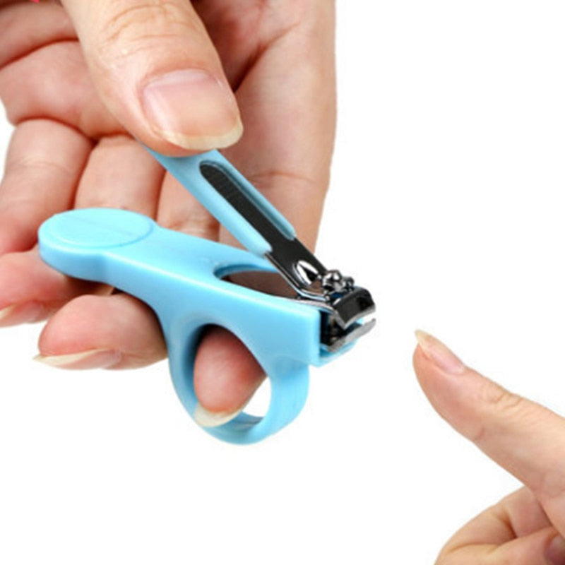 triple b 0.40 New Born Baby Safety Nail Scissors with Circular Cutter Head,  Size: 8 Inch at Rs 72/piece in New Delhi